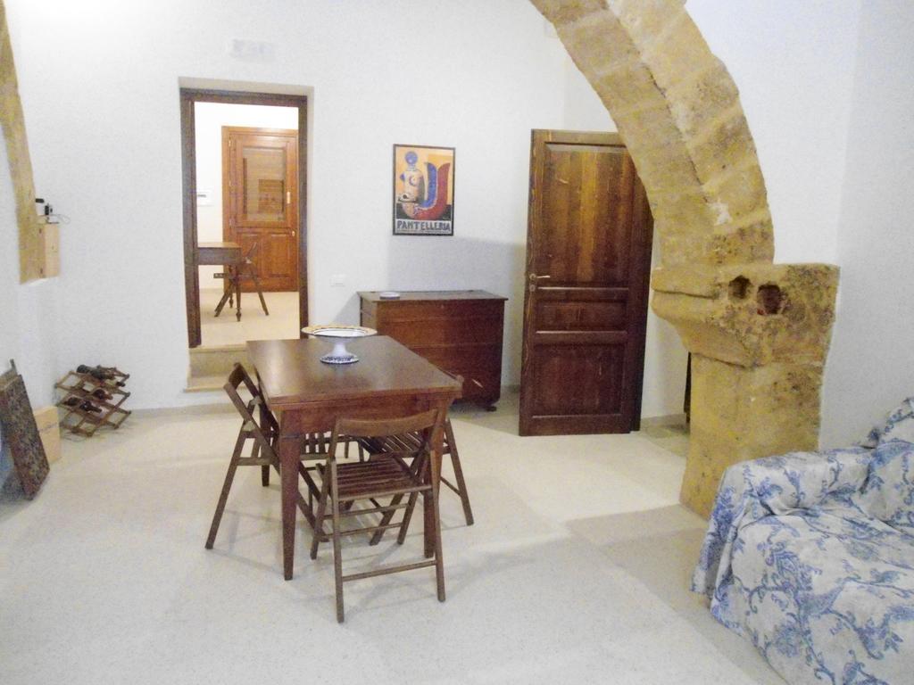 Residence Marsala Antica Szoba fotó